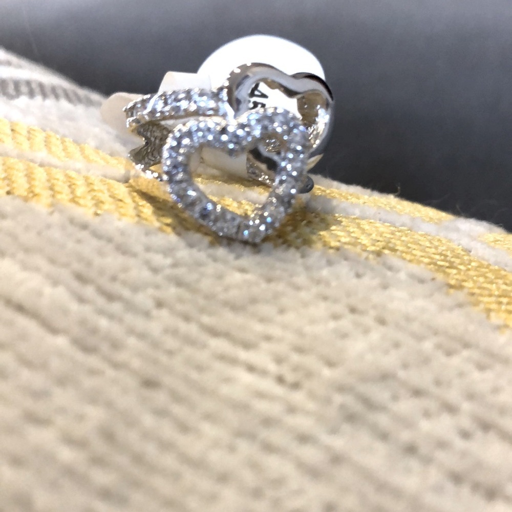 NWT CZ- heart silhouette ring- size 4  Q-45 Perfect for Valentines Day!